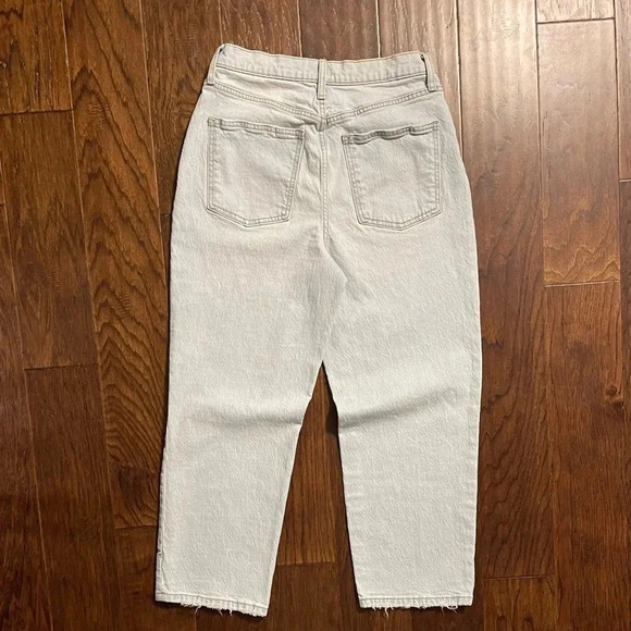 Universal Thread High Rise Light Wash Vintage Straight Jeans - Picture 3 of 10